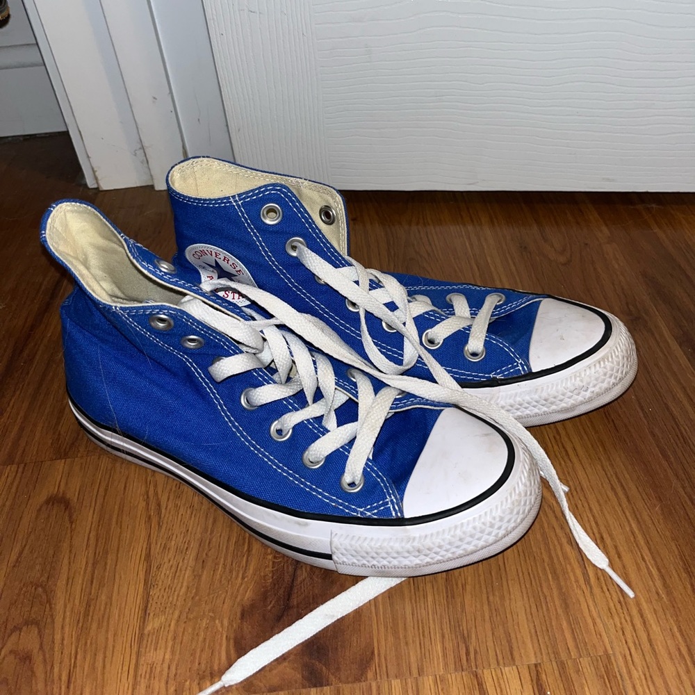 Blue high top converse